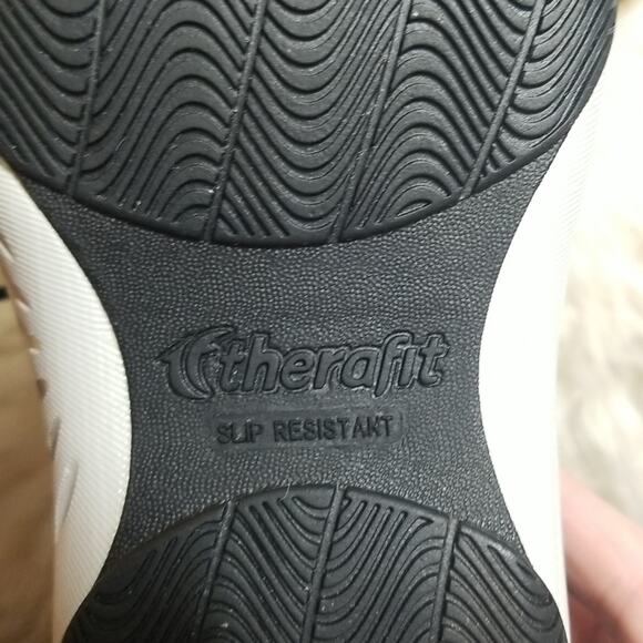 NWT THERAFIT Francesca Walking Shoe in black - Picture 8 of 9